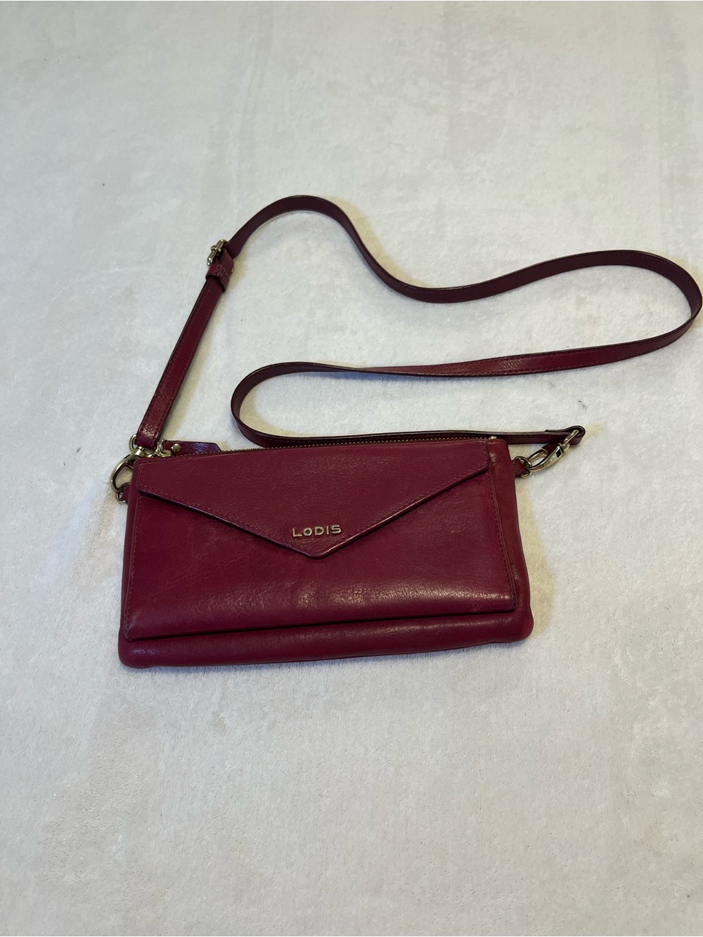 Lodis Burgundy Leather Crossbody Wallet Purse Clutch Convertible Bag - Picture 2 of 5